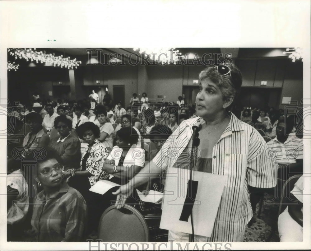 1986 Press Photo Alabama-Birmingham&#39;s Hayes High teach Anna Ellison speaks out. - Historic Images