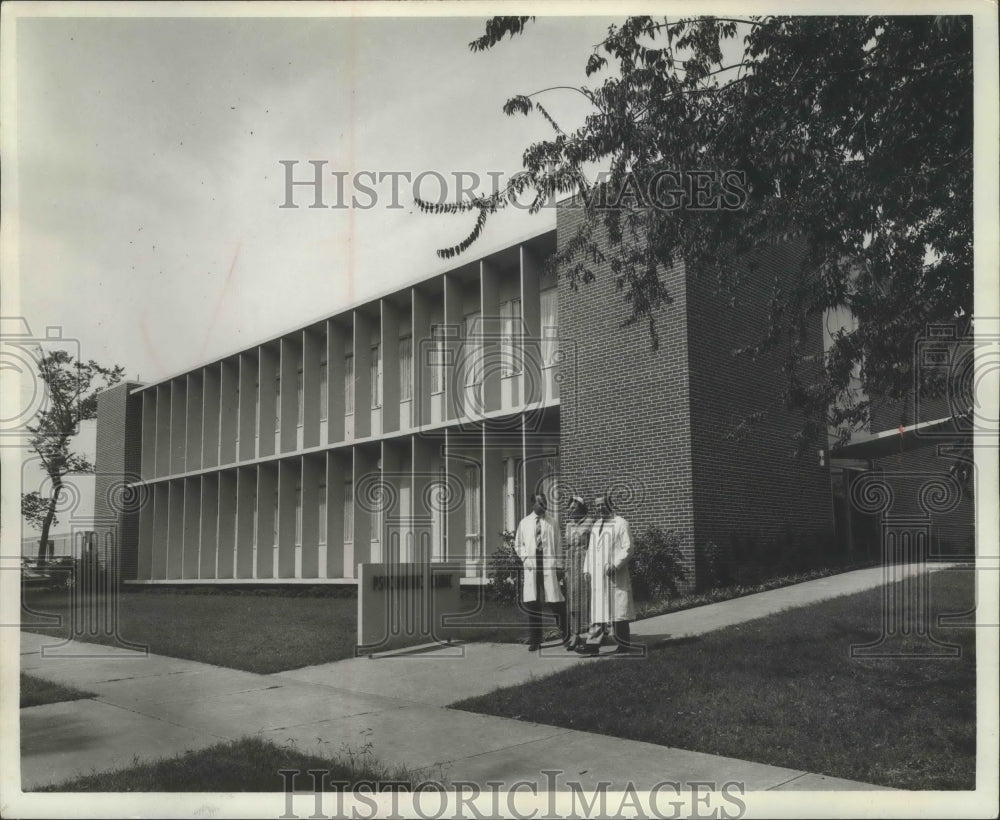 1965 Press Photo University Medical Center Smolian Psychiatric Clinic in Alabama - Historic Images