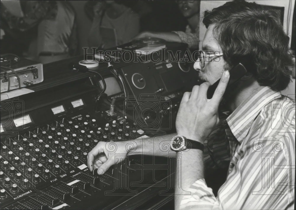 1977, Alabama-Birmingham&#39;s School of Nursing Satellite Command Center - Historic Images