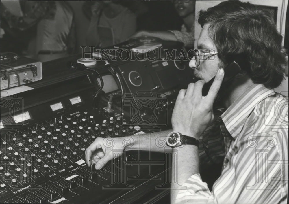 1977, Alabama-Birmingham's School of Nursing Satellite Command Center - Historic Images