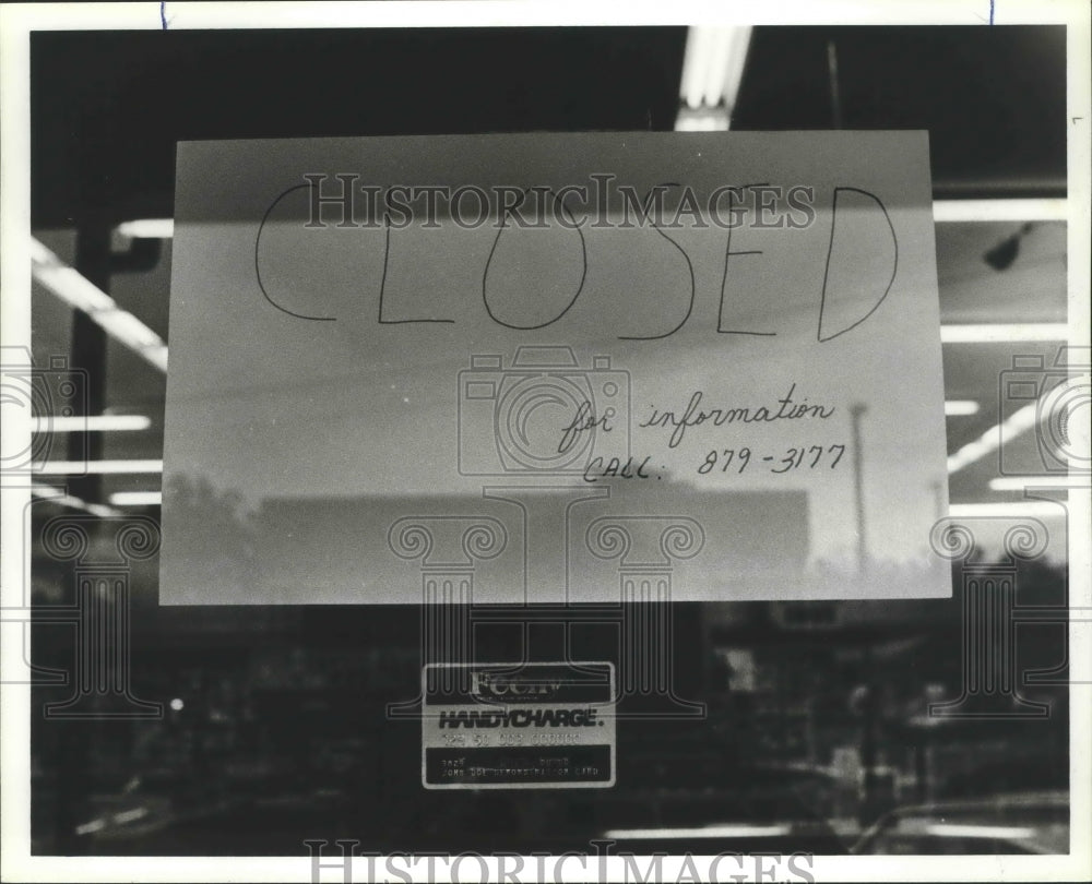 1980 Press Photo Alabama-Birmingham&#39;s Feeny Store&#39;s closed sign in window. - Historic Images