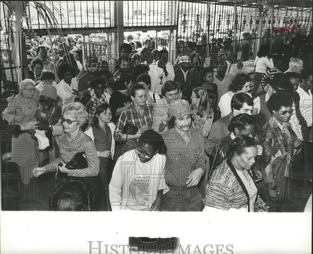 1981 Press Photo Tillman-Levinson Shoppers Day After Thanksgiving, Birmingham - Historic Images