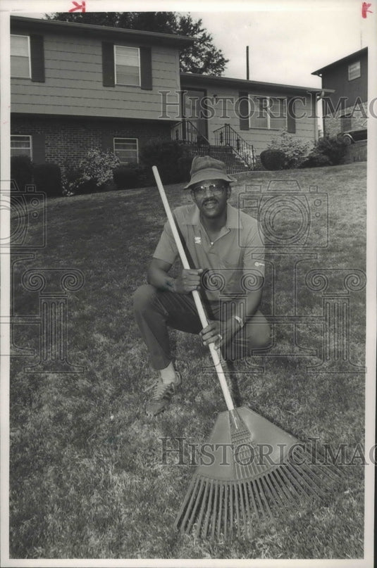 1964 Press Photo Alabama-Birmingham '63 Parker High graduate, Willis Beverly Jr. - Historic Images