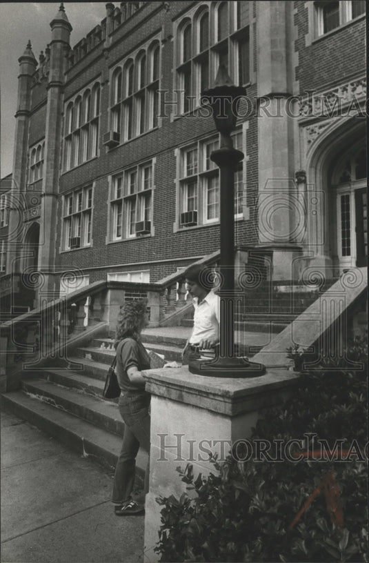 1981 Press Photo Alabama-Donna Vaughn and Paul Gregory at Woodlawn High School. - Historic Images