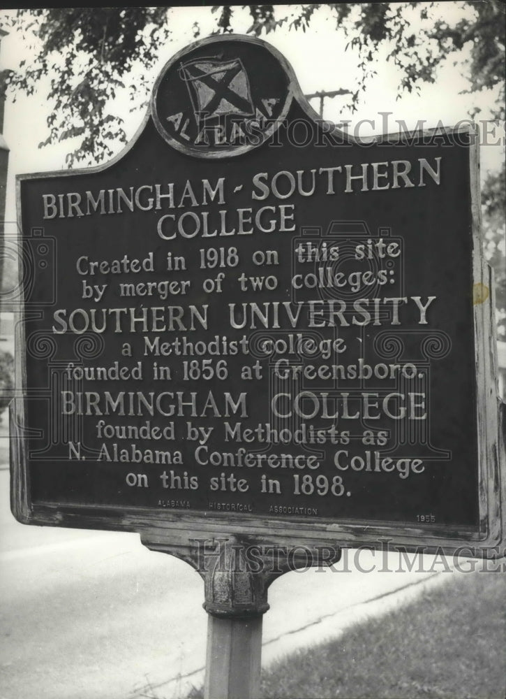 1974 Press Photo Historical Marker at Birmingham-Southern College, Alabama - Historic Images