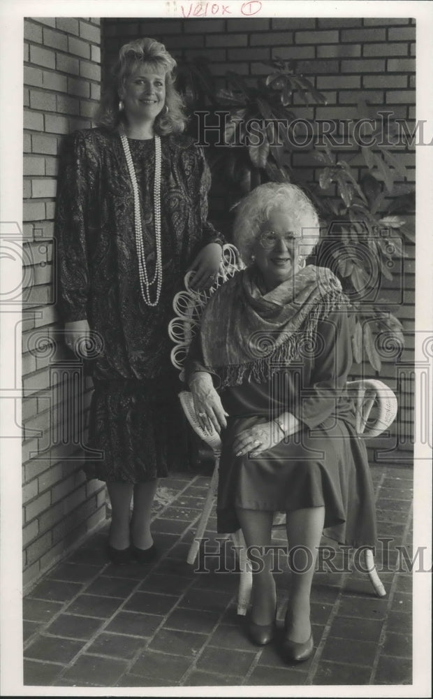 1989 Press Photo Ricia Neura, Dorothy Bonfield of Bonfield&#39;s Store, Birmingham - Historic Images