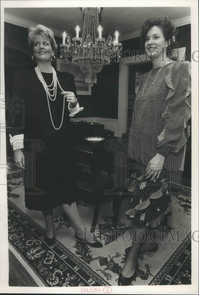 1989 Press Photo Ricia Neura and Peggy Bonfield of Bonfield&#39;s Store, Birmingham - Historic Images