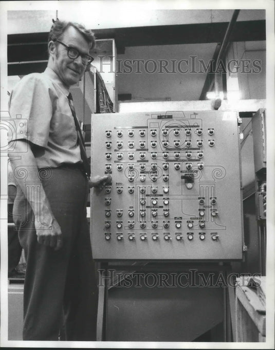 1971 Alabama-Birmingham U.S. Postal worker shows new machine panel. - Historic Images