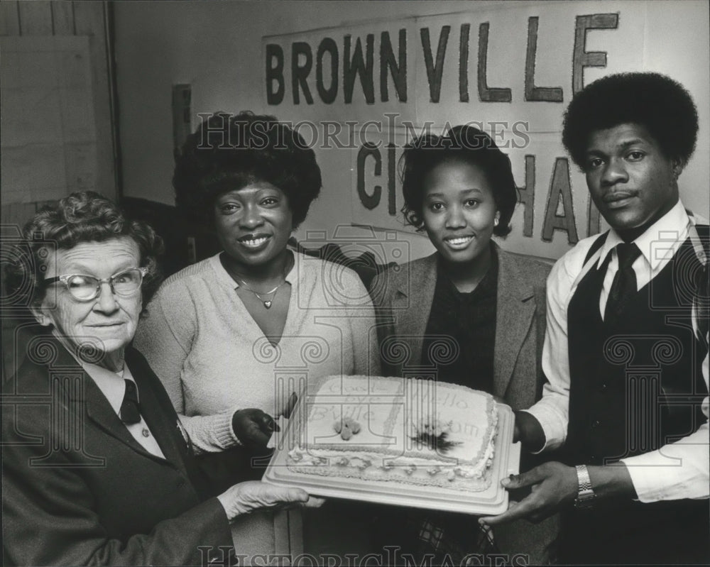 1981 Press Photo Alabama-Cake shows Brownville now joins the City of Birmingham. - Historic Images