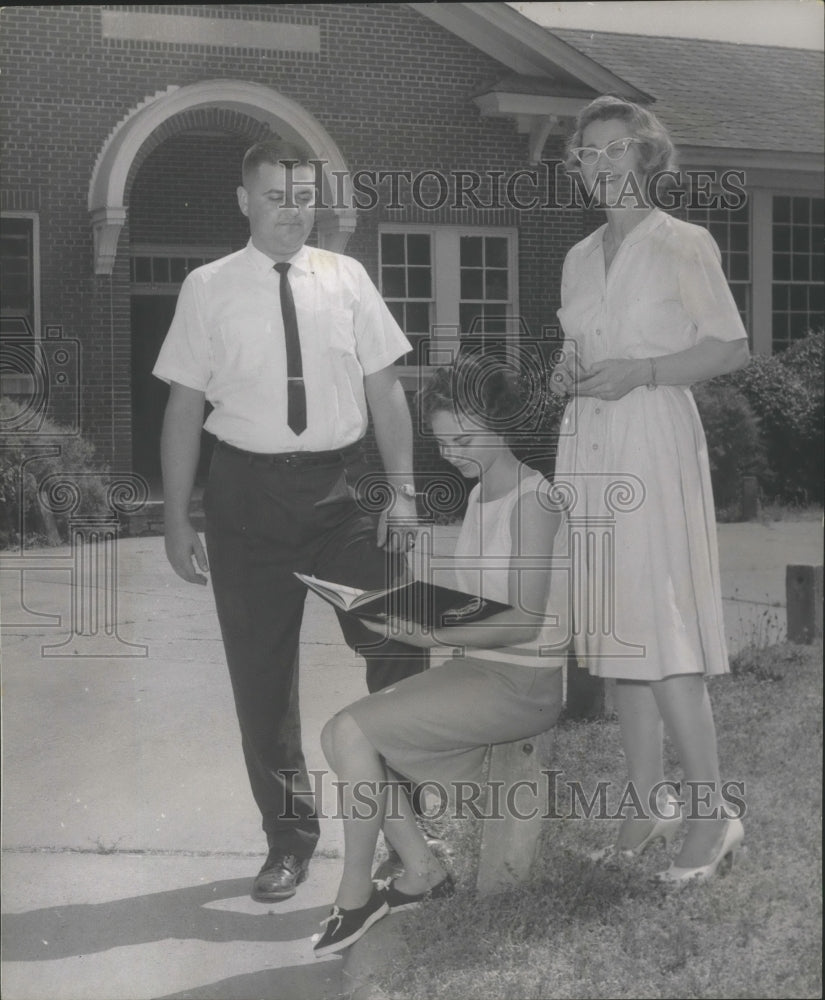 1982 Press Photo Alabama Governor George C. Wallace&#39;s family. - abna06897 - Historic Images