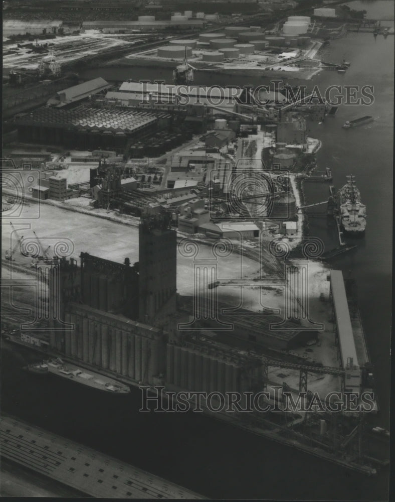 1984 Press Photo Alabama State Docks Grain Elevator, Mobile, Alabama - abna06904 - Historic Images