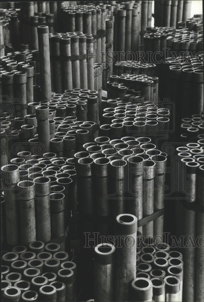 1988 Press Photo Tubing Cargo at Alabama State Docks in Mobile - abna06911 - Historic Images