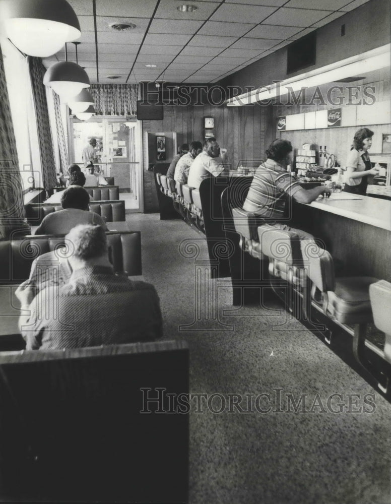 1978 Press Photo Alabama-People eating at a Birmingham truck stop restaurant. - Historic Images