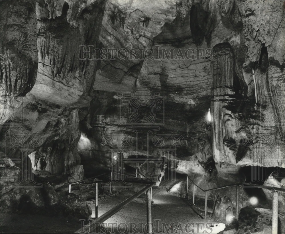1979, Alabama's Rickwood Cavern interior. - abna07318 - Historic Images