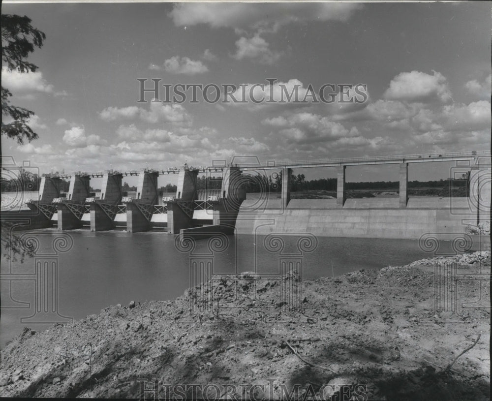 1977 Alabama-Gainsville Dam on the Tennessee-Tombigbee River.-Historic Images