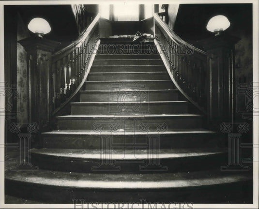 1989 Press Photo Alabama-Birmingham historic Lathrop home's grand staircase. - Historic Images