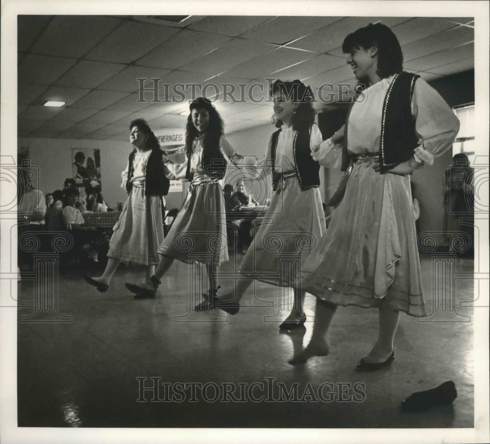 1988 Press Photo Greek Festival Dancer Loses Shoe But Carries On in Birmingham - Historic Images