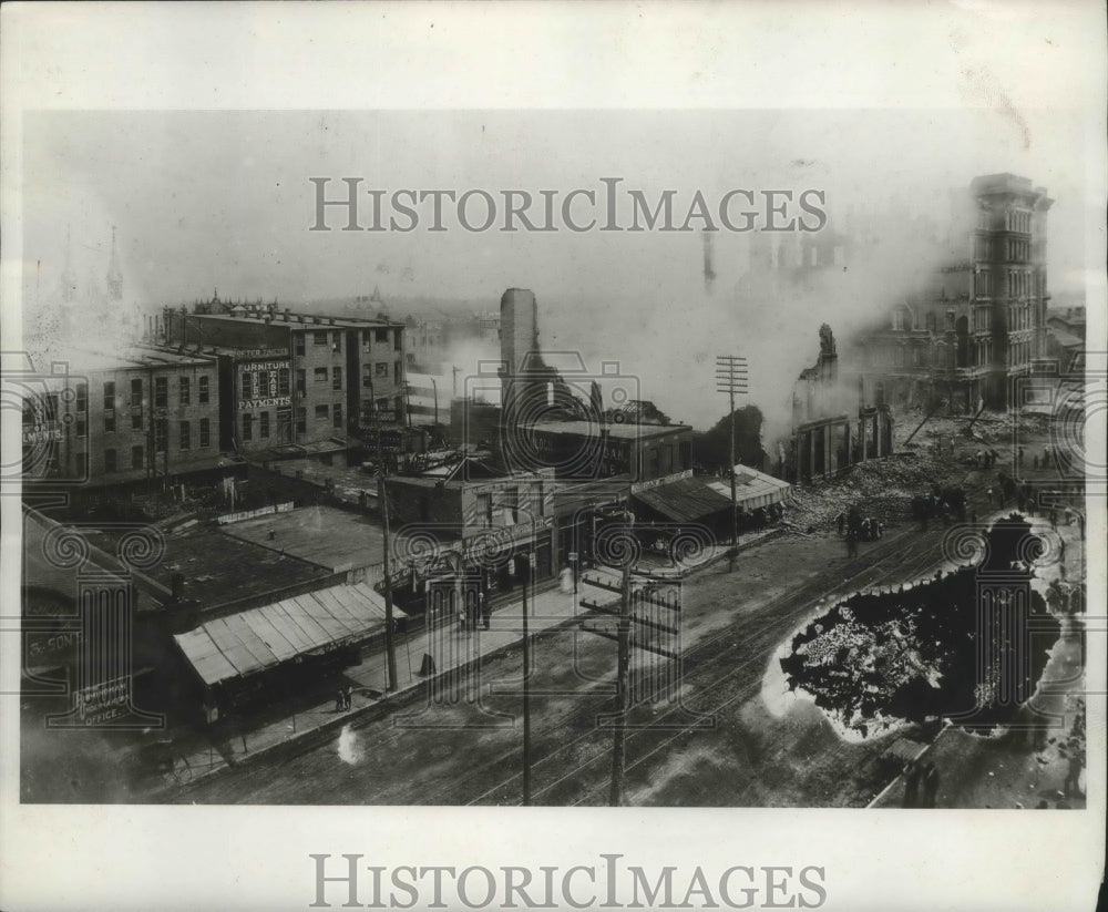 1946 Press Photo Alabama-Birmingham&#39;s Caldwell Hotel on fire. - abna07584 - Historic Images