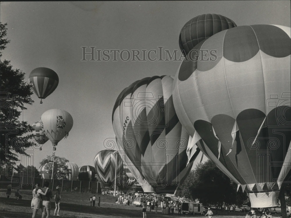1982 Press Photo Alabama-Hot air balloons in Birmingham for a race. - abna07654 - Historic Images