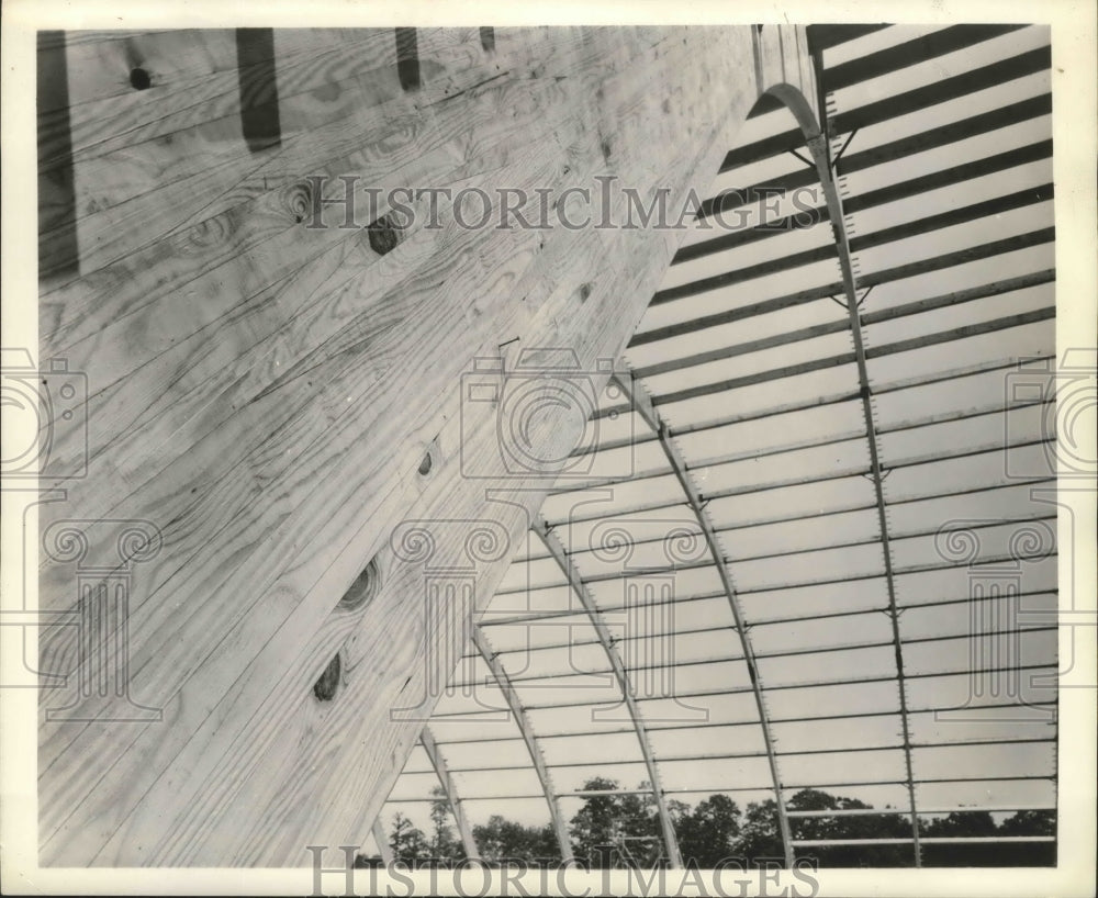 Press Photo Alabama&#39;s Southern Pine used in these lumber arches in a building. - Historic Images