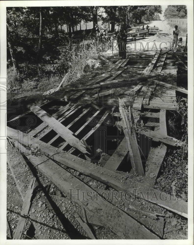 1981 Press Photo Explosion Destroys Bridge in Winston County, Alabama - Historic Images