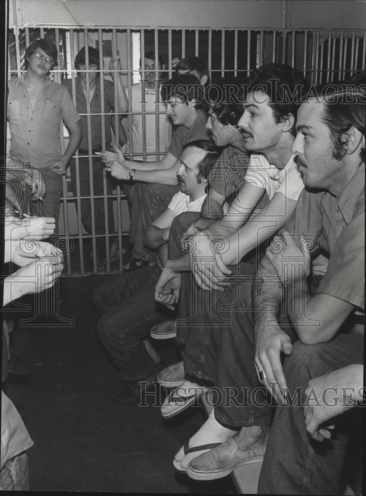 1977 Press Photo Alabama State prisoners at Birmingham City Jail. - abna07892 - Historic Images