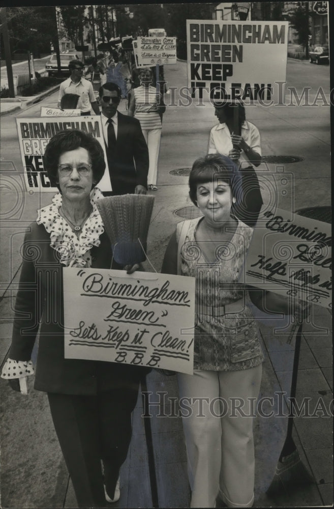 1973 Residents Campaign for Birmingham Green, Alabama - Historic Images