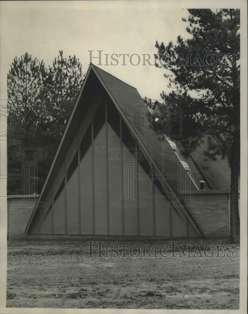 1960 Alabama-Birmingham's Grace Methodist A-frame Church exterior.-Historic Images