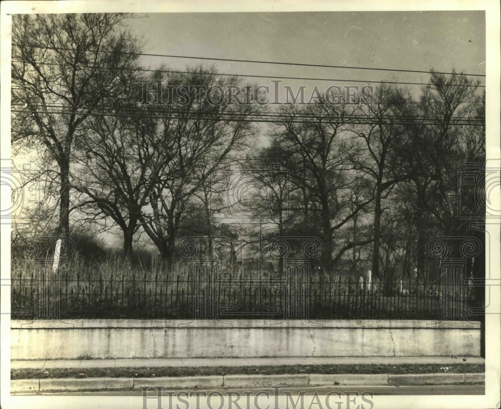 1940 Press Photo Alabama-Elyton cemetery headstones in Birmingham. - abna08040 - Historic Images