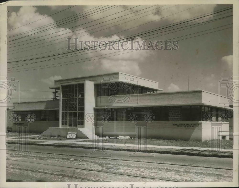 1950 Press Photo Alabama-Birmingham;s Ornamental Iron Company's building. - Historic Images