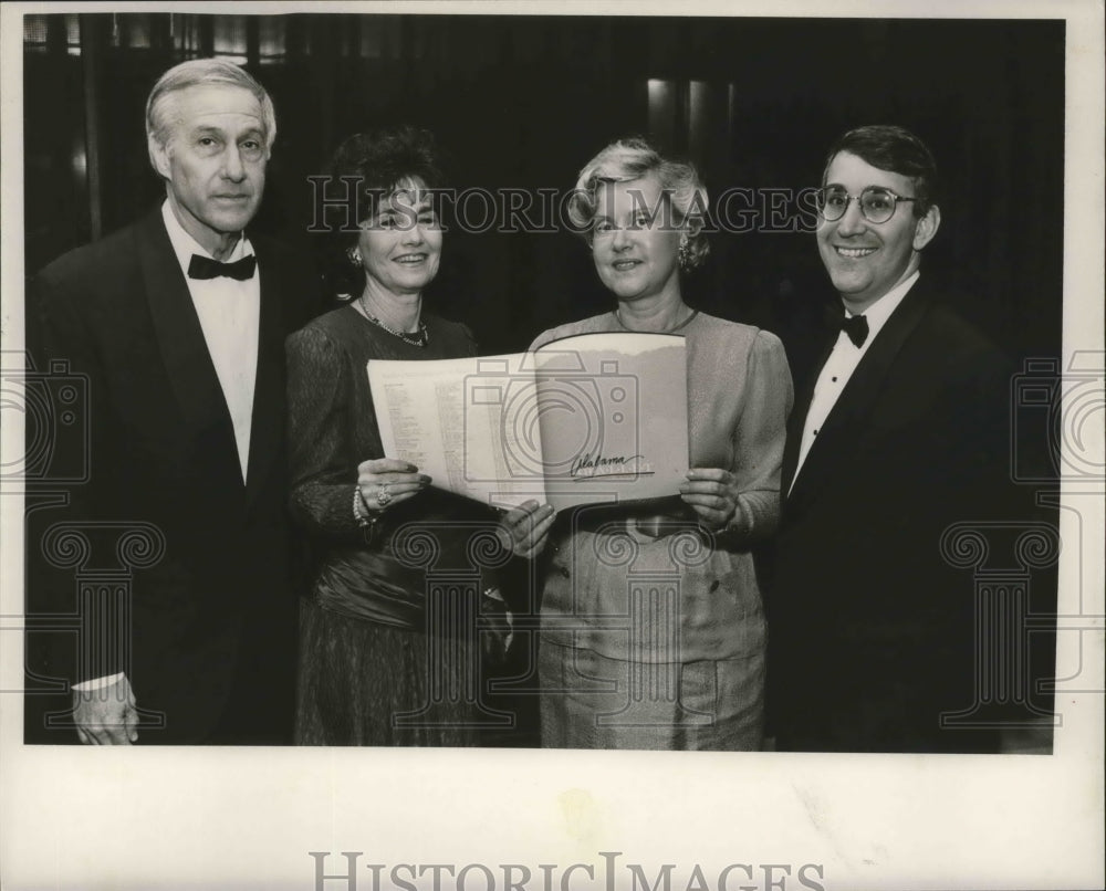 1989 Press Photo Attending Alabama Ballet &quot;Joan of Arc&quot; Premier - abna08227 - Historic Images