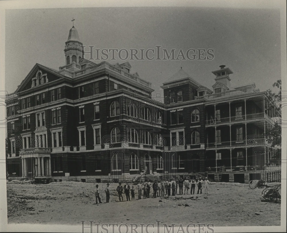 1900 Press Photo Alabama-Workers at Birmingham&#39;s St. Vincent Hospital in 1900. - Historic Images