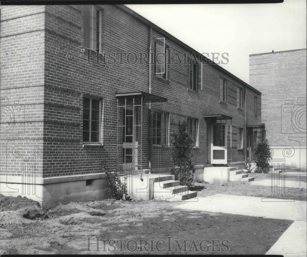 Press Photo Alabama-Metropolitan Gardens&#39; housing in Birmingham. - abna08356 - Historic Images