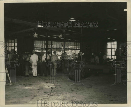 1945 Press Photo Alabama-Bechtel-McCone-Parsons truck station