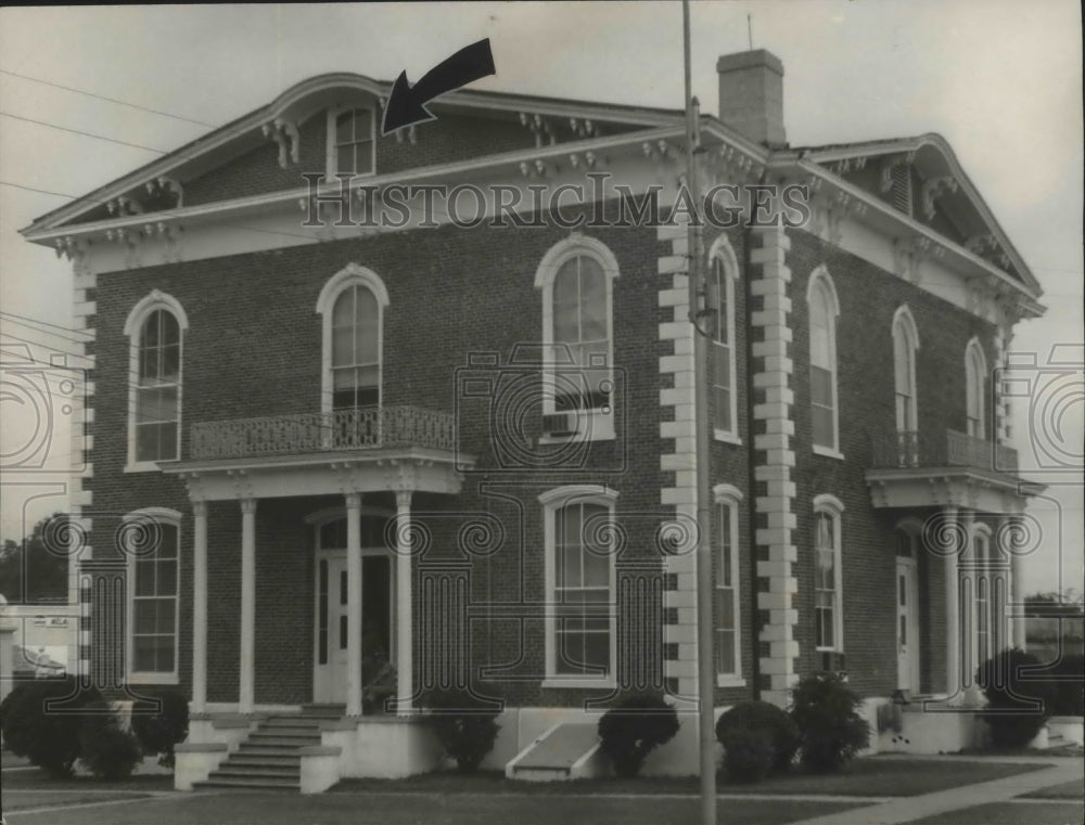 1965 Alabama-Pikens County courthouse in Carrollton.-Historic Images