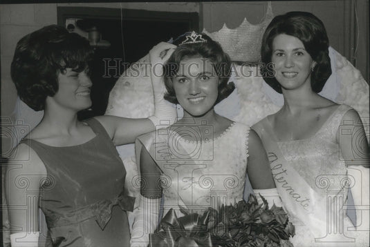 1966 Press Photo Alabama-Tallapoosa County Maid of Cotton crowned in Dadeville. - Historic Images