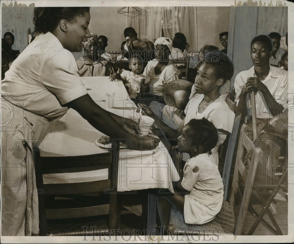 1951 Press Photo Displaced Fairfield, Alabama Residents Sheltered at Church - Historic Images