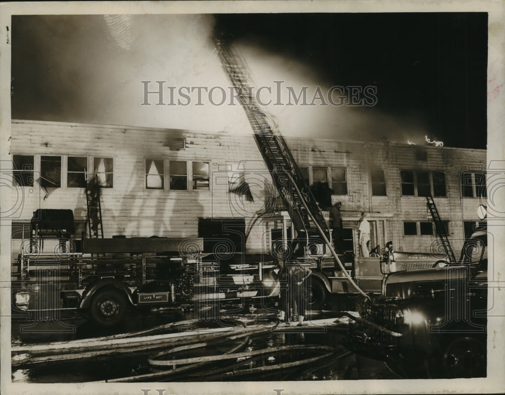 1952 Press Photo Firemen Work to Contain Air Force Flight Center Fire, Alabama - Historic Images