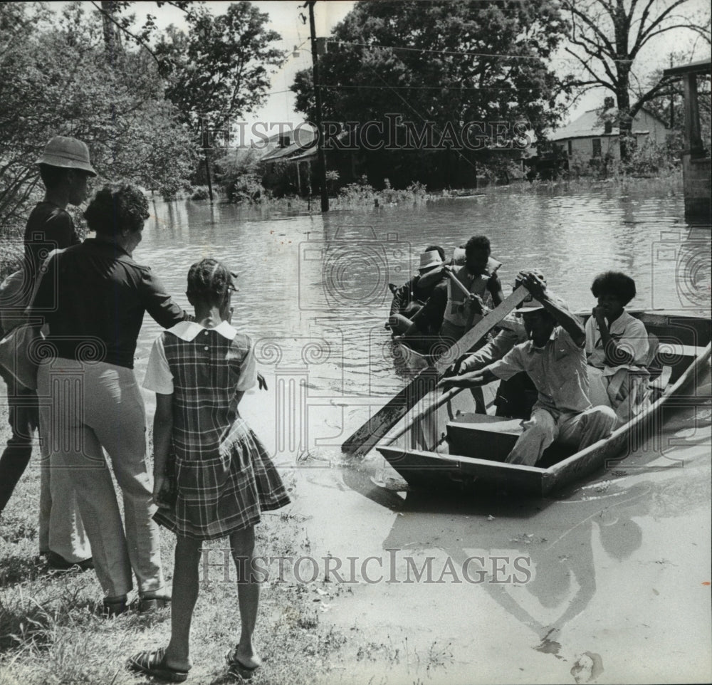 1979 Selma, Alabama Families Rescued by Boat in Flooding-Historic Images