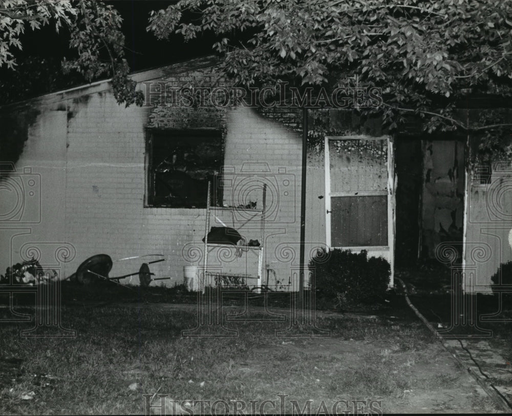 1982 Press Photo Alabama-Charred Huntsville home where eight persons died. - Historic Images