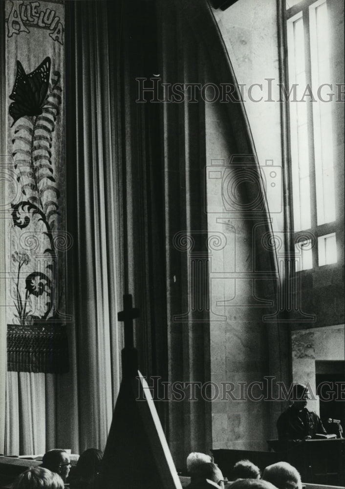 1978 Press Photo Alabama-Cullman-Monks pray inside St. Bernard college church. - Historic Images