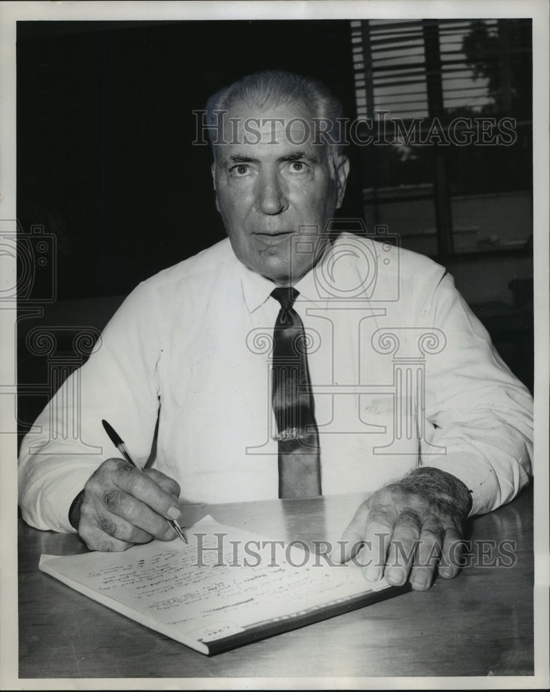 1969 Henry Carlson, Mayor of Foley, Alabama - Historic Images