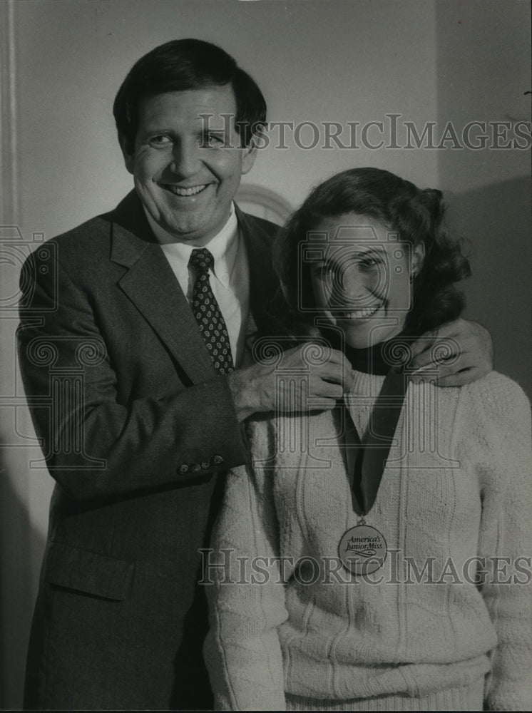 1985 Press Photo Alabama Junior Miss Christa Carns with Dad James Carns - Historic Images