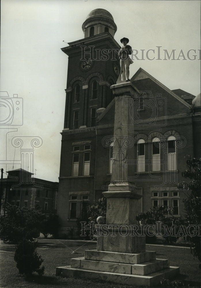 1972 Press Photo Courthouse clock in Centreville part of picturesque Alabama. - Historic Images