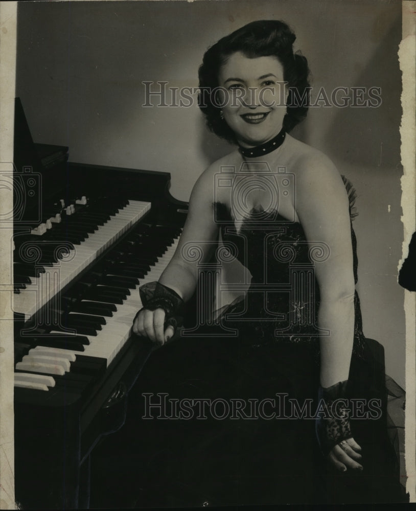 1951 Alabama-Musician, Christine Pierson, singer and pianist. - Historic Images