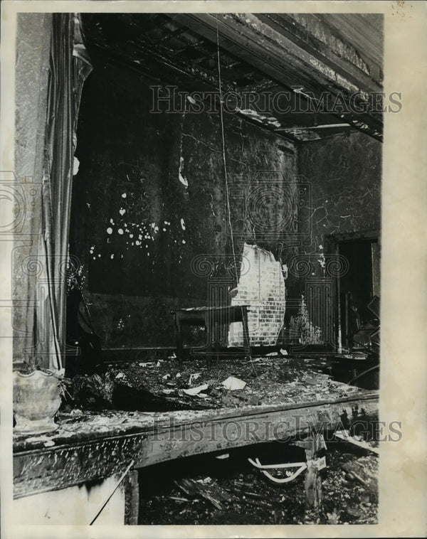 1964 Alabama-Birmingham fire destroys structure. - Historic Images