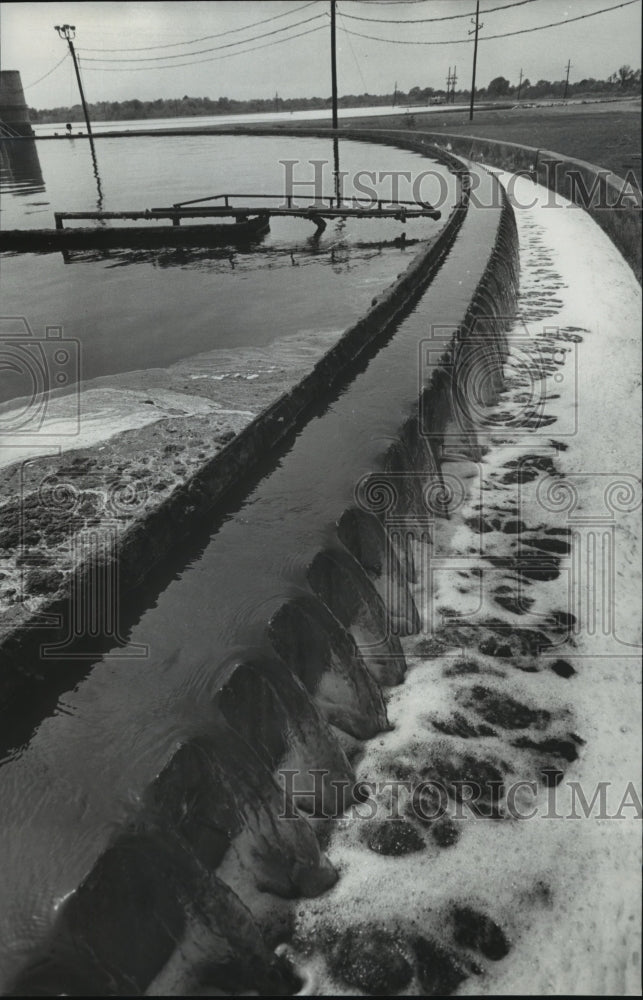 1978, Alabama-Coosa Pines-Clarifier flowing at newsprint plant. - Historic Images