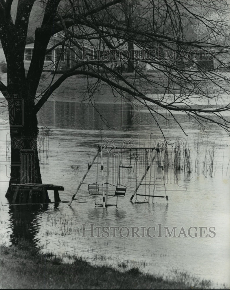 1977 Press Photo Alabama park's playground flooded. - abna09131 - Historic Images