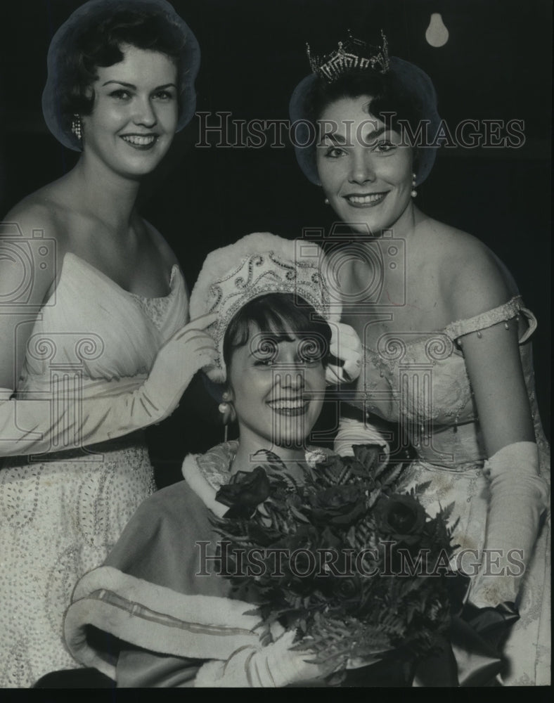 1960 Press Photo Alabama-Dixie&#39;s Maid of Cotton Nelda Joan Chadwick is crowned. - Historic Images