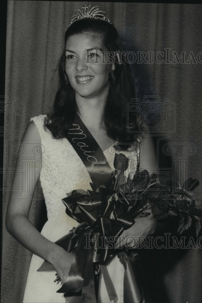 1974 Alabama-Nancy Taylor has been chosen Lee County Cotton Maid. - Historic Images